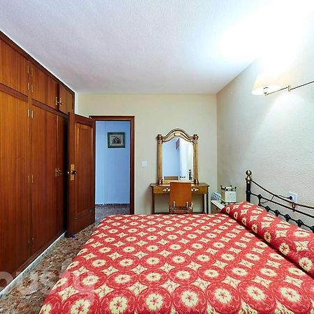 Classic Bedroom In The Center Of Аликанте Екстериор снимка