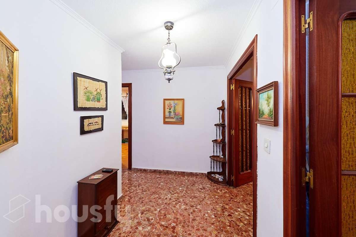 Classic Bedroom In The Center Of Аликанте Екстериор снимка